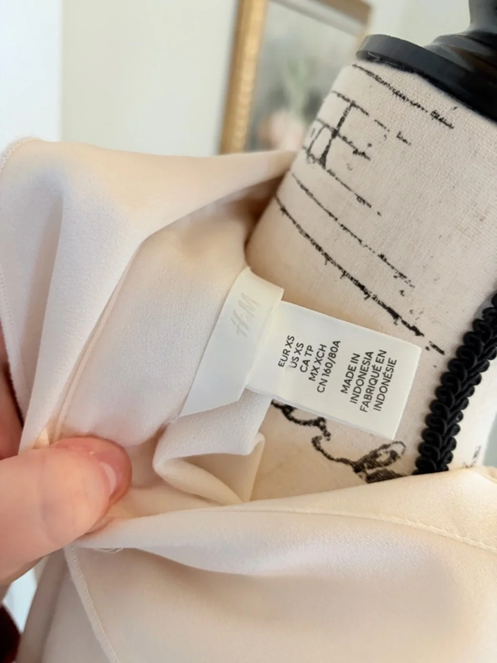 H&M Elegant Cream Button-Down Shirt - Picture 3 of 3